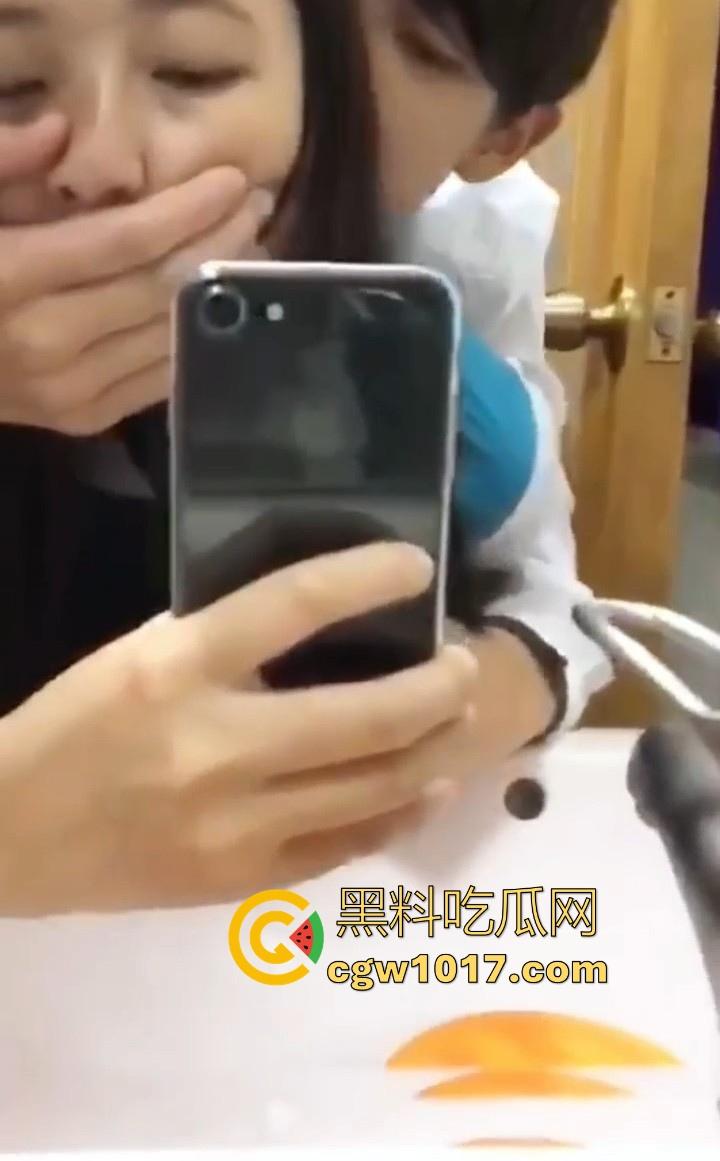 反差可爱萝莉萌妹被冲刺爆操纯享版!甜美女大可爱萝莉被巨物征服,猛攻之下淫水随着呻吟声喷涌而出,甚是享受!-2