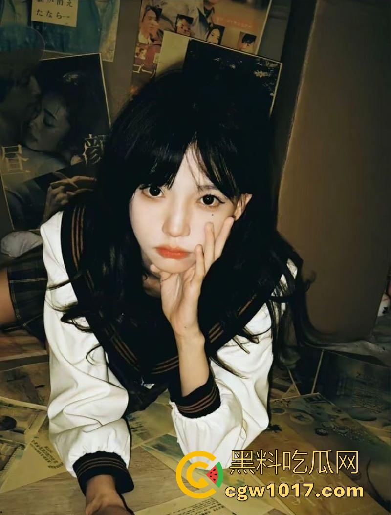 抖音高颜值网红【不要乱倒垃圾】早期私密视频曝光,极品尤物露脸深情口交深喉, 高清无码甜妹人设崩塌!-3