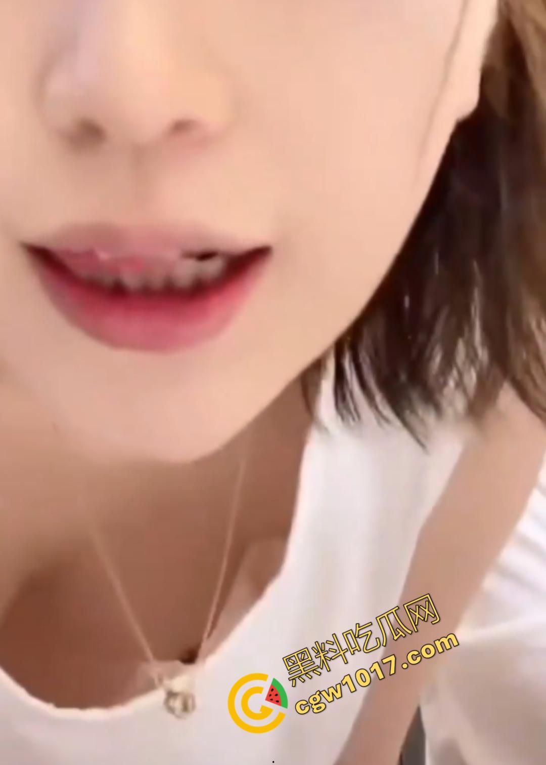 快手抖音网红最刺激走光集锦,暴露美穴美乳,惊艳贴身拍摄,性感迷离,眼力挑战,满足所有视觉欲望!-9