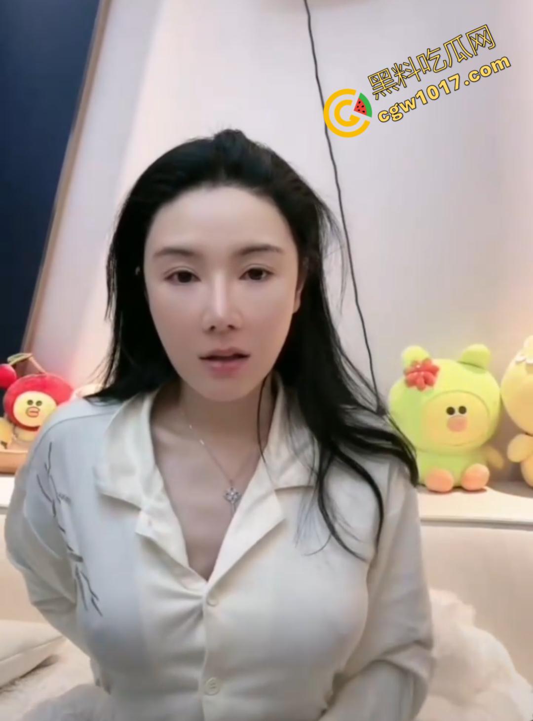 快手抖音网红最刺激走光集锦,暴露美穴美乳,惊艳贴身拍摄,性感迷离,眼力挑战,满足所有视觉欲望!-11