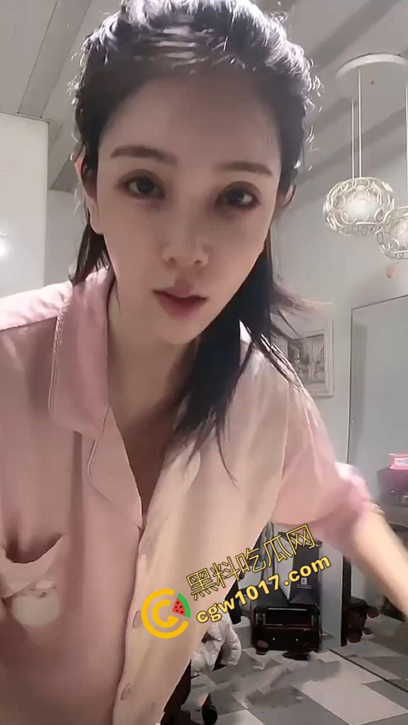 快手抖音网红最刺激走光集锦,暴露美穴美乳,惊艳贴身拍摄,性感迷离,眼力挑战,满足所有视觉欲望!-17