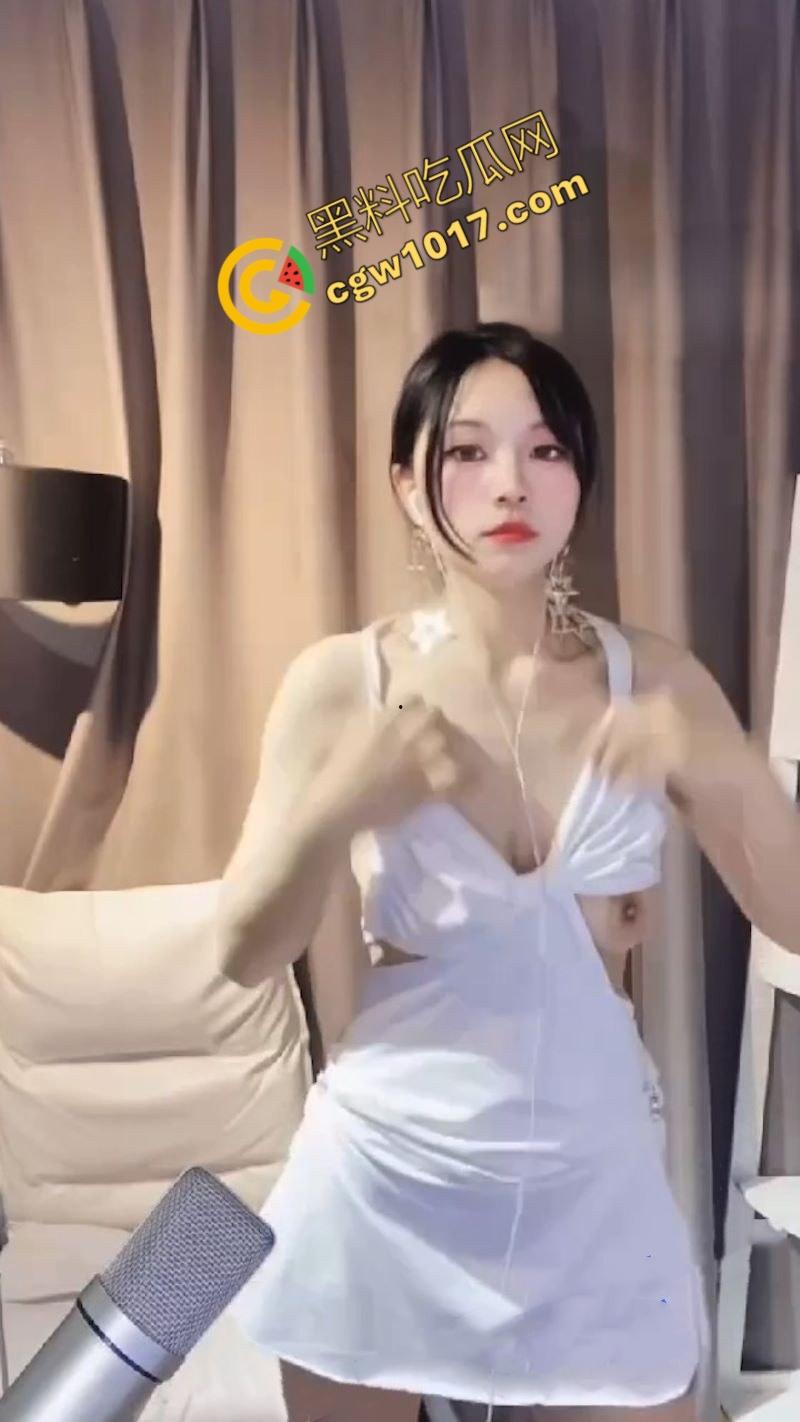 快手抖音网红最刺激走光集锦,暴露美穴美乳,惊艳贴身拍摄,性感迷离,眼力挑战,满足所有视觉欲望!-14