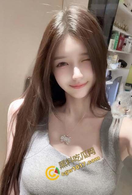 极品尤物CikaiMoon大尺度暴露!穿越稻田,酮体迷人,巨波荡漾,翘臀蹦跳,农民伯伯纷纷回眸,欲火中烧!-3