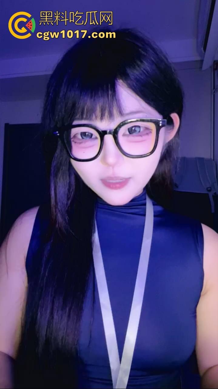 不用怀疑这就是精神小伙的日常操作,睡醒开鬼火搭小妹,游街结束随机解锁小妹酒店操逼,有时候你还不得不服气!-4