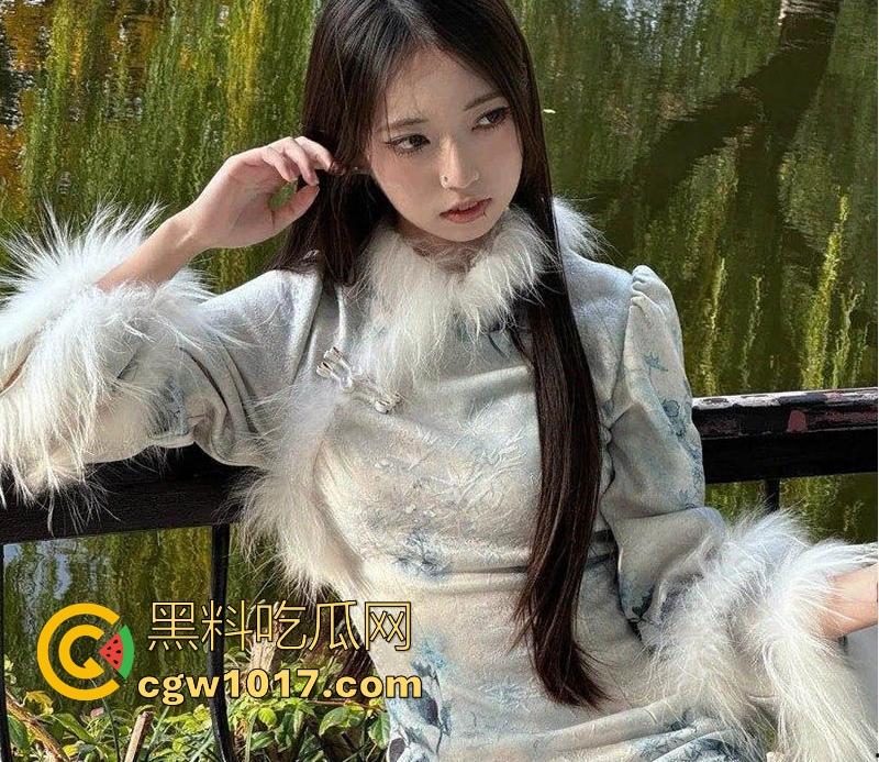 成都医科大学【徐梦梦】反差唇钉妹,冷清女神调教成淫荡母狗,穿黑丝JK跪舔金主肉棒,被后入猛干到外翻!-2