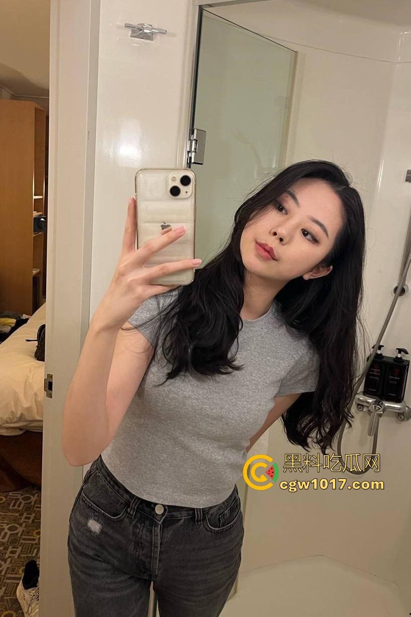 刚毕业的【曾晓曦】就懂职场潜规则,上班第一天就跪舔主管经理,被30年老精液灌满喉咙,真是个懂事的大学生!-5