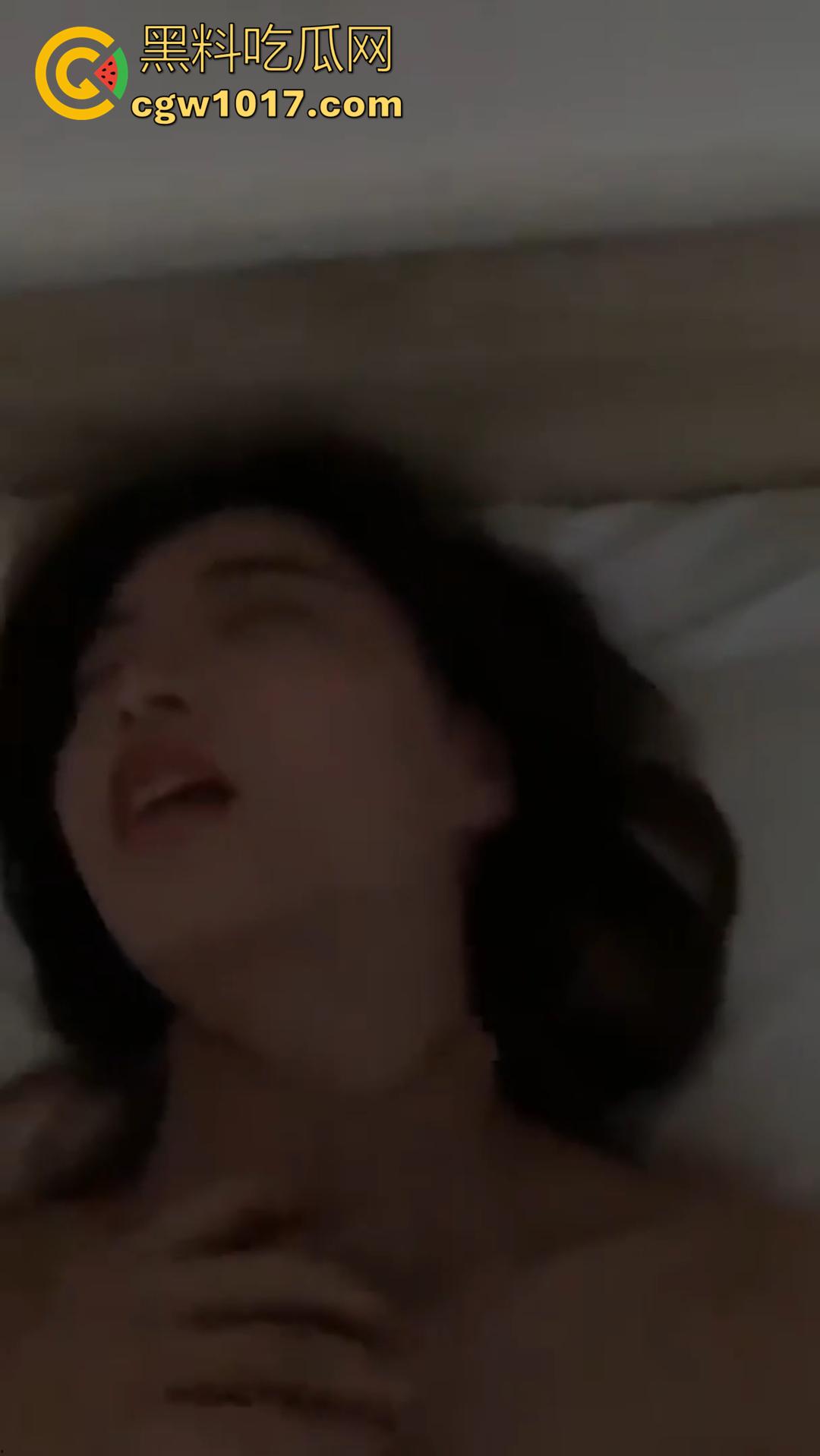 骑行圈的女神【白兰鸽的事】翻车大戏!和大哥撕逼后被怒爆性爱视频,原来床上就是一条骚母狗!-9