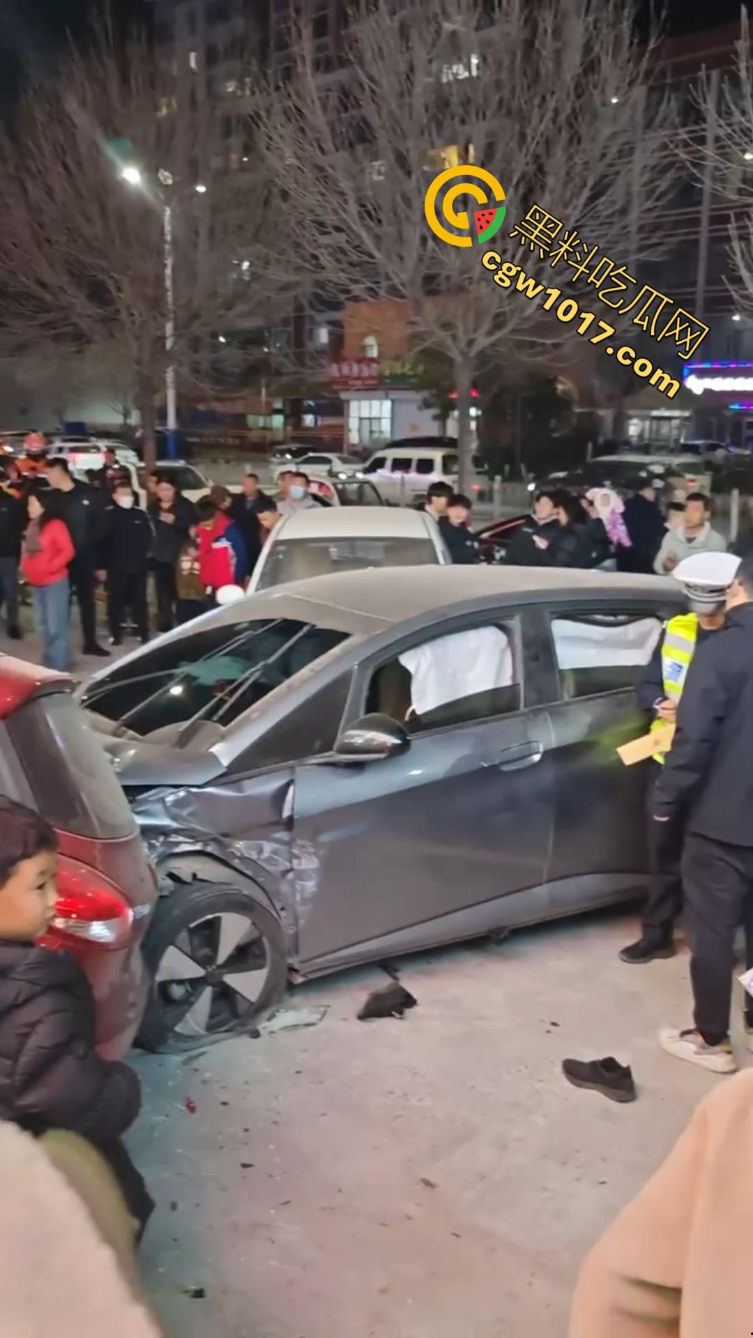 山东济南紫菜包饭店车祸事件曝光 再现【我爸是李刚】醉酒司机撞飞店主 现场血肉模糊 热搜两小时被全网封禁!-3
