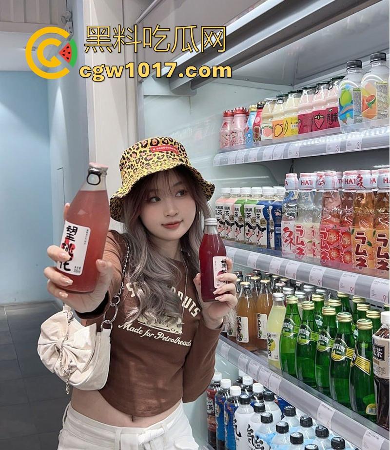 南京航空大学清纯学姐【刘希然】曾经的乖乖女如今套着项圈,骚穴被塞满精液,变成摇臀求操的小母狗!-2