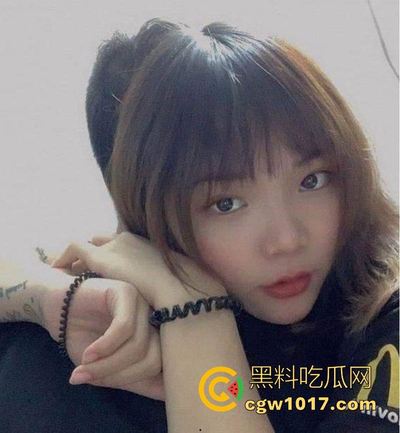 哈尔滨财经大学【刘洋】与学长性爱视频流出,清纯校园女神露脸含住粗壮鸡巴,翘臀高撅露粉嫩紧穴发情小母狗!-2