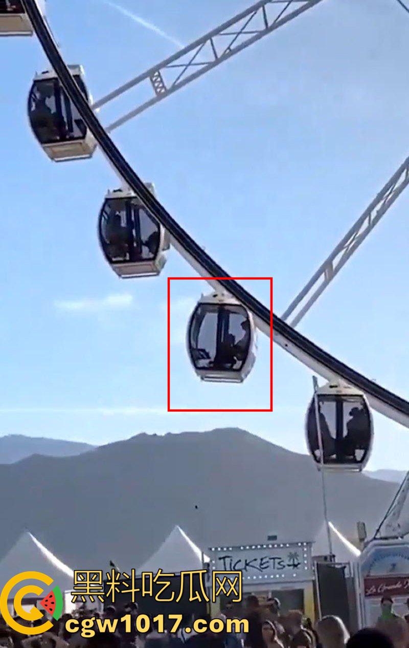 摩天轮刚启动就开吃!饥渴洋妞当众跪舔弟弟 舱内上演活春宫 生怕别人看不到 太敢玩了!-3