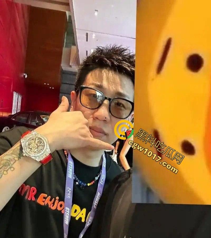 抖音百万级网红 老白不喝酒 被曝拒付3000陪滑费 女主发文控诉 身份却被实锤为外围女 完整版!-10