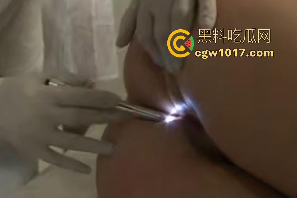 俄罗斯重口猎奇妇科检查,扩张屁眼灌满液体喷泉,我来做检查怎么给我灌肠?-8