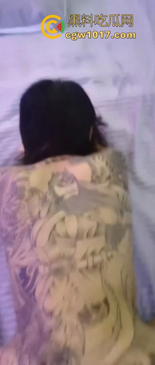 后入大满背是什么感觉?只能说看着哪背部的关公真是越操越有力气,仿佛有种魔力,根本停不下来!-2