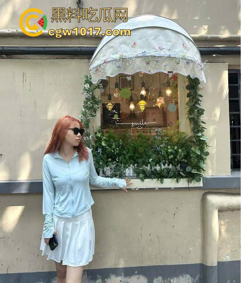 辽宁顶级母狗天天发信息求操,一天不操在哪狂叫,小穴被炮友操到外翻合不拢,颜值不高但胜在骚!-3