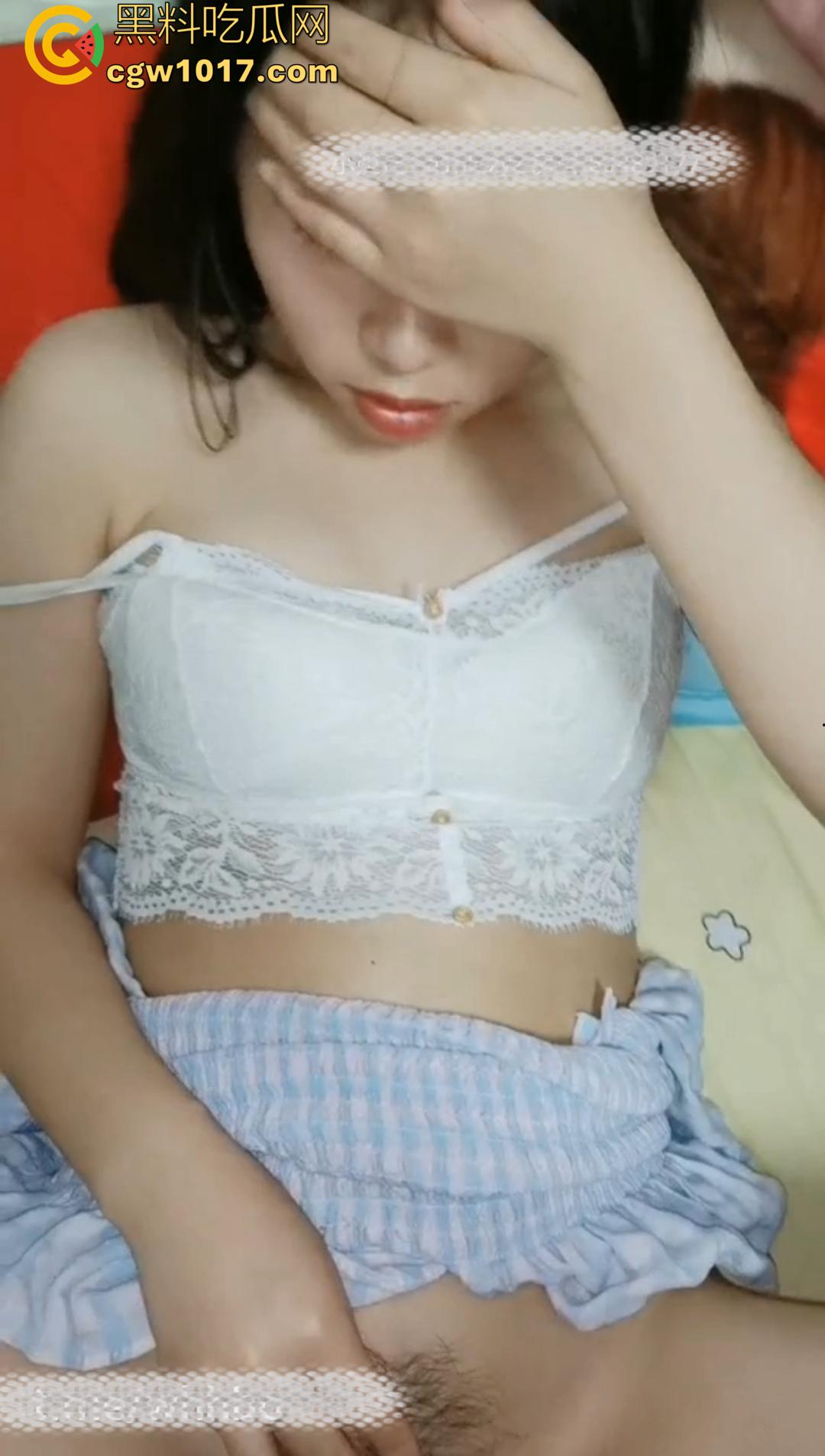 黄色主播花天价真实破处!高中巨乳妹子被开苞,插进去血流整个鸡巴上都是 妹子嗷嗷喊疼!-7