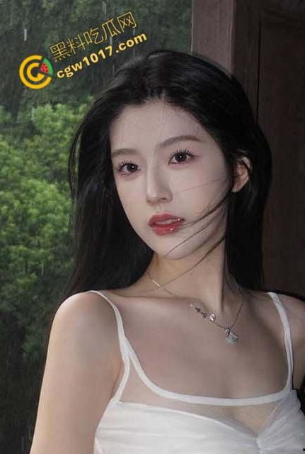 巨乳小姨偷情现场邂逅,猛烈口穴服侍侄子! 线下温柔贤惠,线上欲死欲仙,吃瓜群众爆炸观战!-2