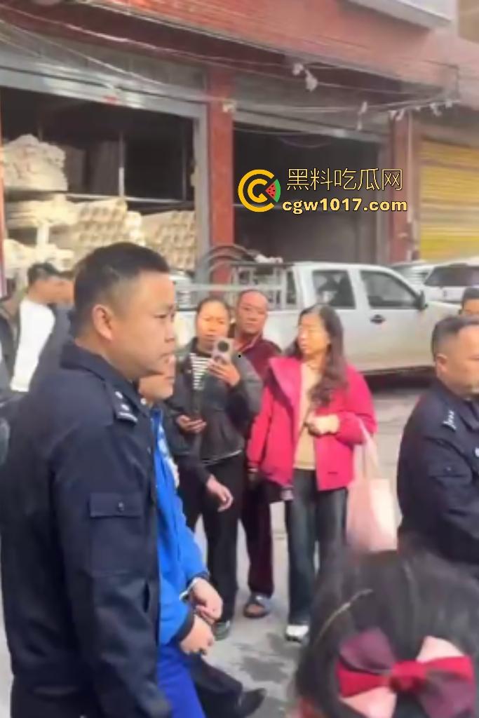 11月25日贵州习水温水偷盗140万现金的落网嫌犯指认现场，现金全数追回警方通报成功破案，不知能否还给需要的人？-6