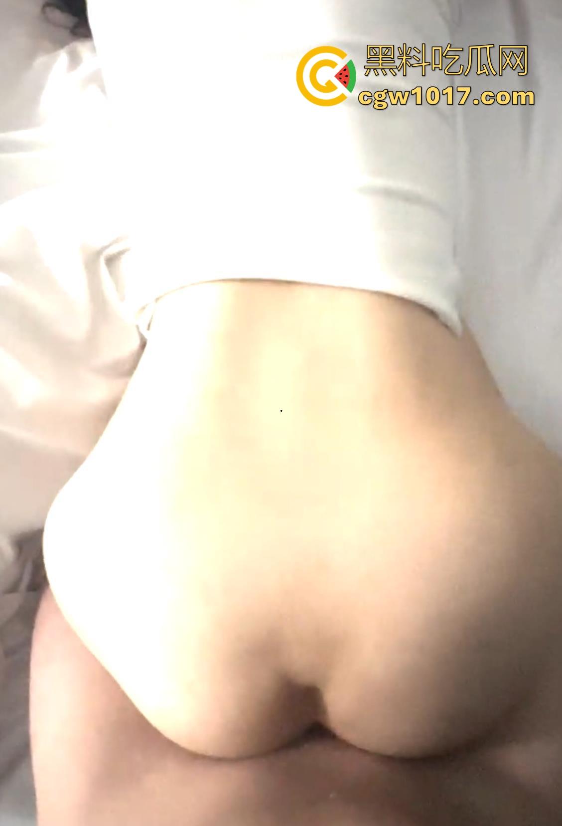 长沙医科大学【林安萱】性爱私拍曝光,清纯乖巧学妹被男友操成小母狗,各种情趣装诱惑骑乘,打桩爆操到眼神迷离!-5