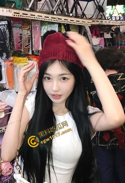 小别胜新婚,姐弟重逢,满满激情:姐姐热情如火,猛烈攻势让人难以招架,压力肥也挡不住子弹如雨下的狂野夜晚!-2