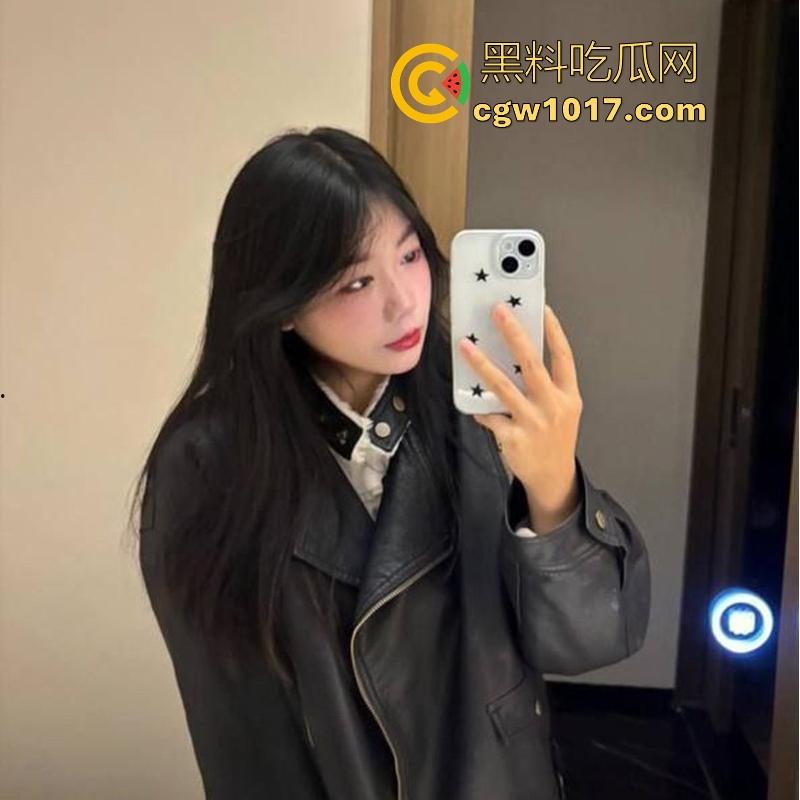 湖北师范大学萝莉学妹【温琬玲】反差跪床深喉口爆,狗链牵引翘臀后入爆操,与男友性爱视频曝光泄露!-6