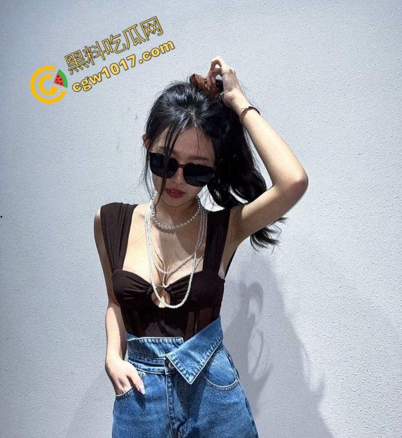 杭州美少妇【冯霏霏】与老公兄弟偷情视频烈火撩人,翘臀淫浪,无套激战,无尽快感爆棚,让人欲火焚身,欲罢不能!-5