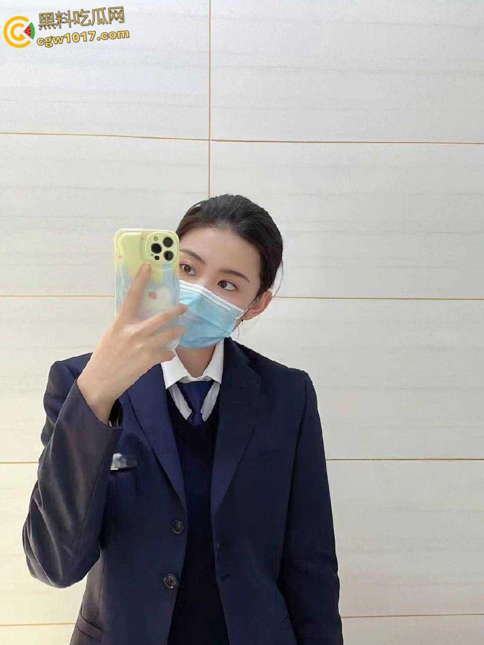 黑龙江省农商银行【赵蕊】,悬崖式分手被男友遭曝光,娇小美乳穿着情趣黑丝,趴在床上被猛猛打桩!-4