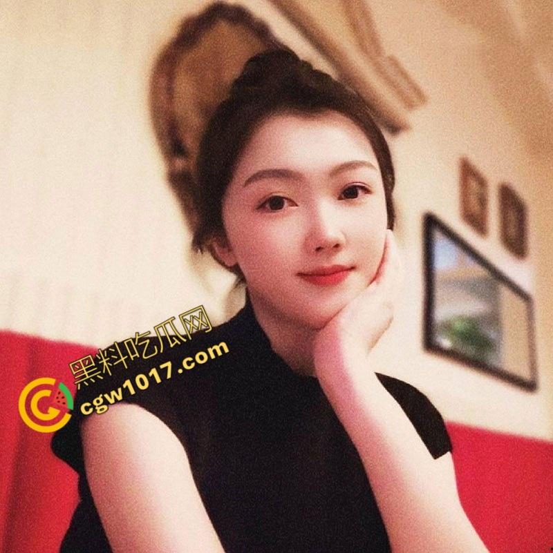 辽宁电台主播【晚晚】没穿内裤在麦前狂野!私密视频曝光,语音自慰,蝴蝶穴淫水横流,欲仙欲死!-4