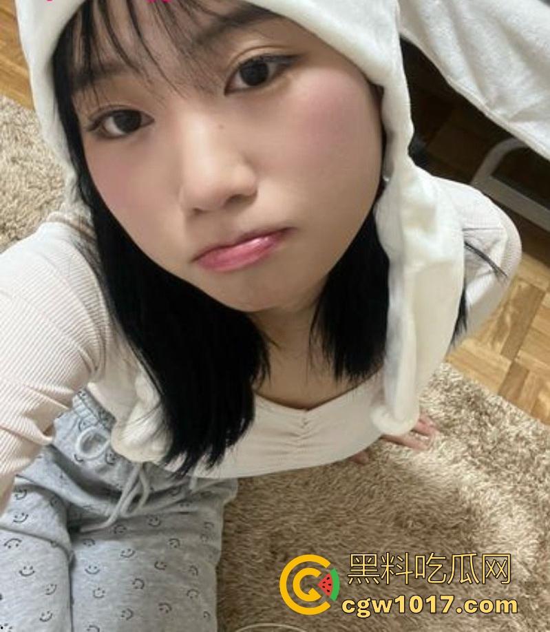 广州大学可爱学妹【李怡君】反差眼镜妹身穿诱惑女仆装,电动玩具猛桶紧致蜜穴,后入爆操颜射满面 !-7