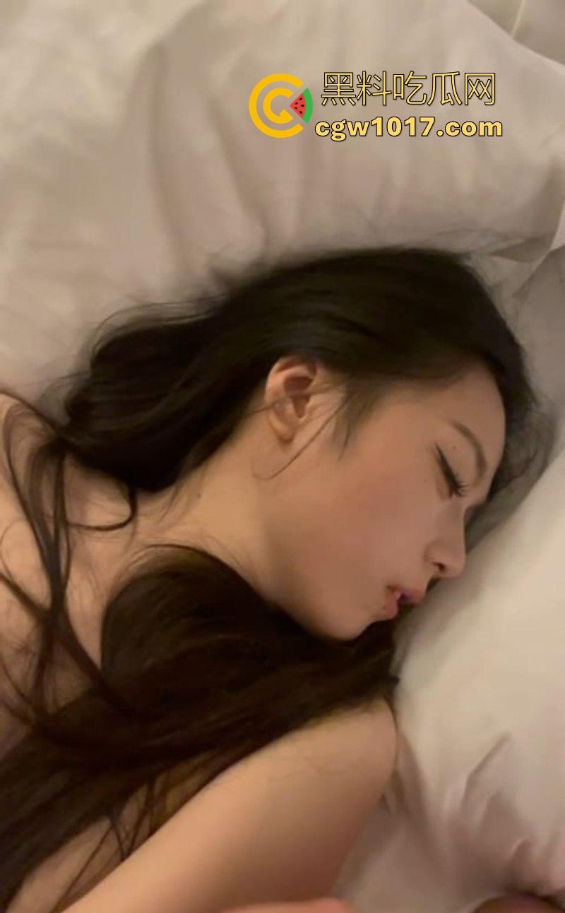 四川美术学院纯欲高冷学姐【李怡洋】约炮视频曝光,滴蜡调教反差母狗,深喉添屌技艺高超,花式做爱爆操满足颜射!-4