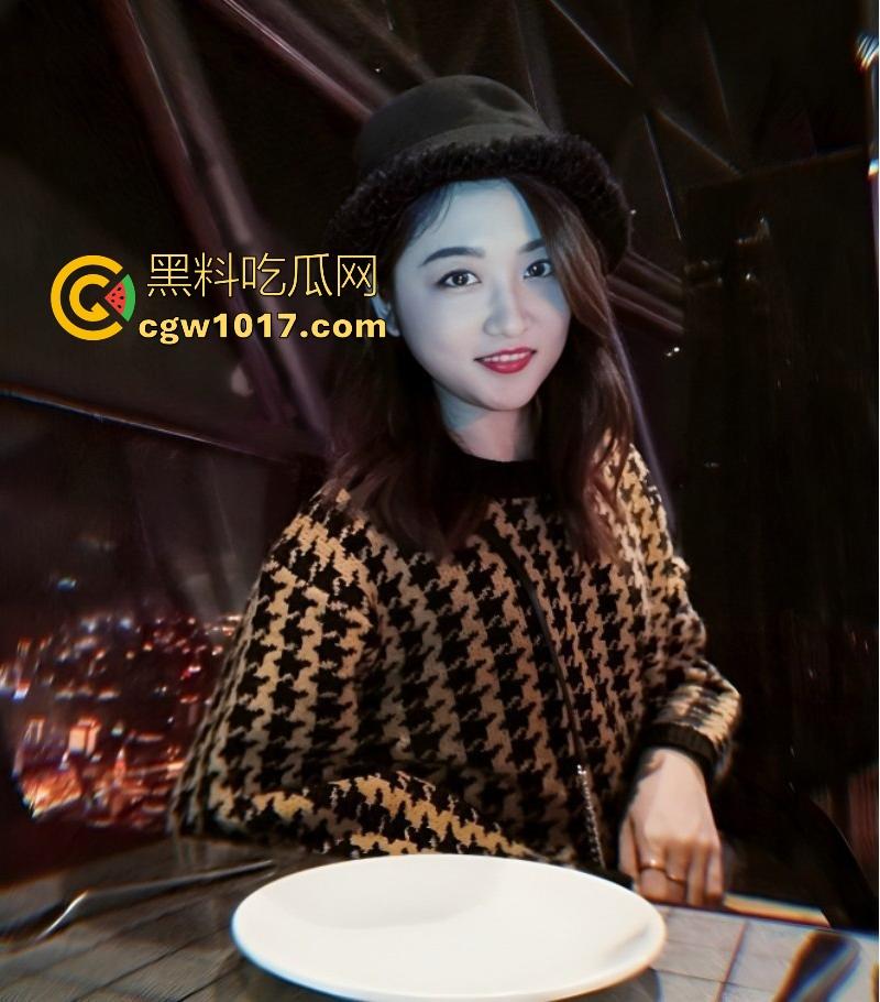 大佬分享一个月2万包养的极品女大,从白月光到淫语母狗只需要2万,无套猛插跪地舔屌手到擒来,真反差了!-2