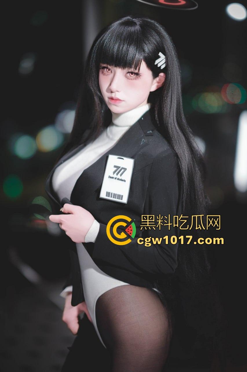 人抽烟你见多了但逼抽烟你见过吗?熟女少妇用逼抽中华,香烟一夹一点,最屌的是还能吐烟,极其离谱!-2