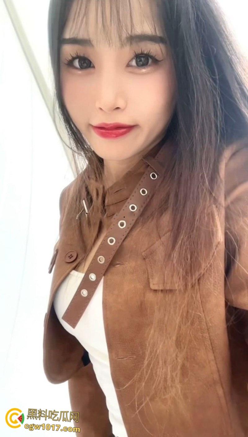 青海高颜值美女【张佳珍】,裸贷自慰视频曝光,牙刷手指轮番猛桶,无毛嫩穴淫水四溢,反差淫荡十足!-2