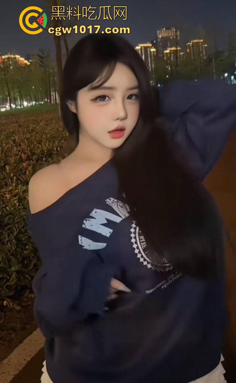 抖音巨乳网红【乖乖酱】福利私拍合集曝光流出,G奶少女私下淫荡十足,丰满身材揉乳晃臀,指摩擦私处眼神魅惑撩人!-5