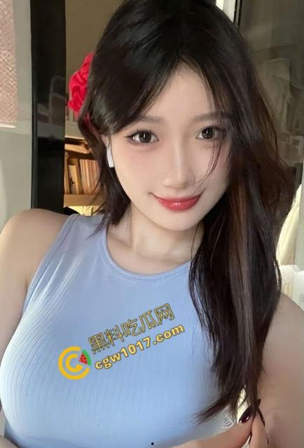 半夜闯入嫩艳小姨子房,不穿内裤赤裸诱惑,舌尖轻吻肉穴深处,脚踩鸡巴丝袜磨,饥渴肉体大胆索求!-2