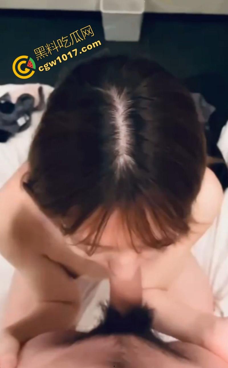 台娱爆出更劲爆丑闻！知名女星【简廷芮】婚内荒淫小鲜肉，感谢老公黑料满天飞，【粿粿】助纣为虐！淫乱姐妹花暴露糜烂生活！-12