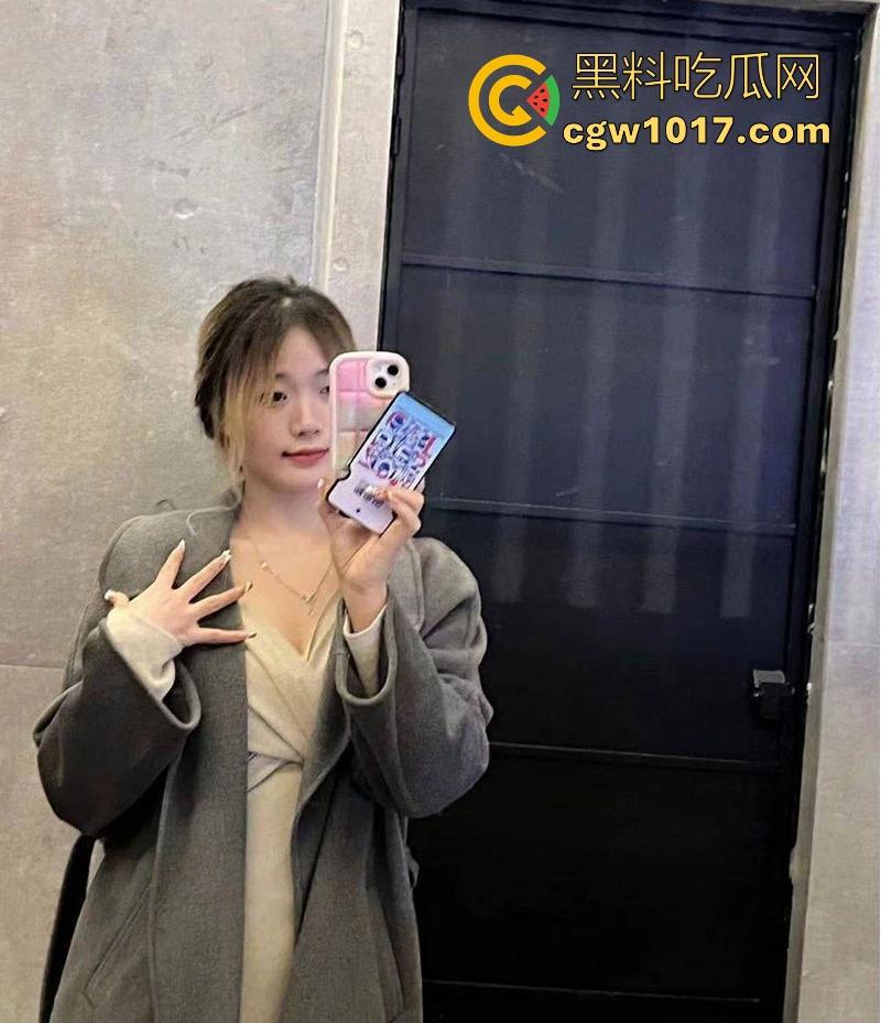 广西大学清纯大一女大【叶雯雯】可爱学妹露脸自慰,私下无比风骚,粉嫩小穴被男友爆操到合不拢!-7