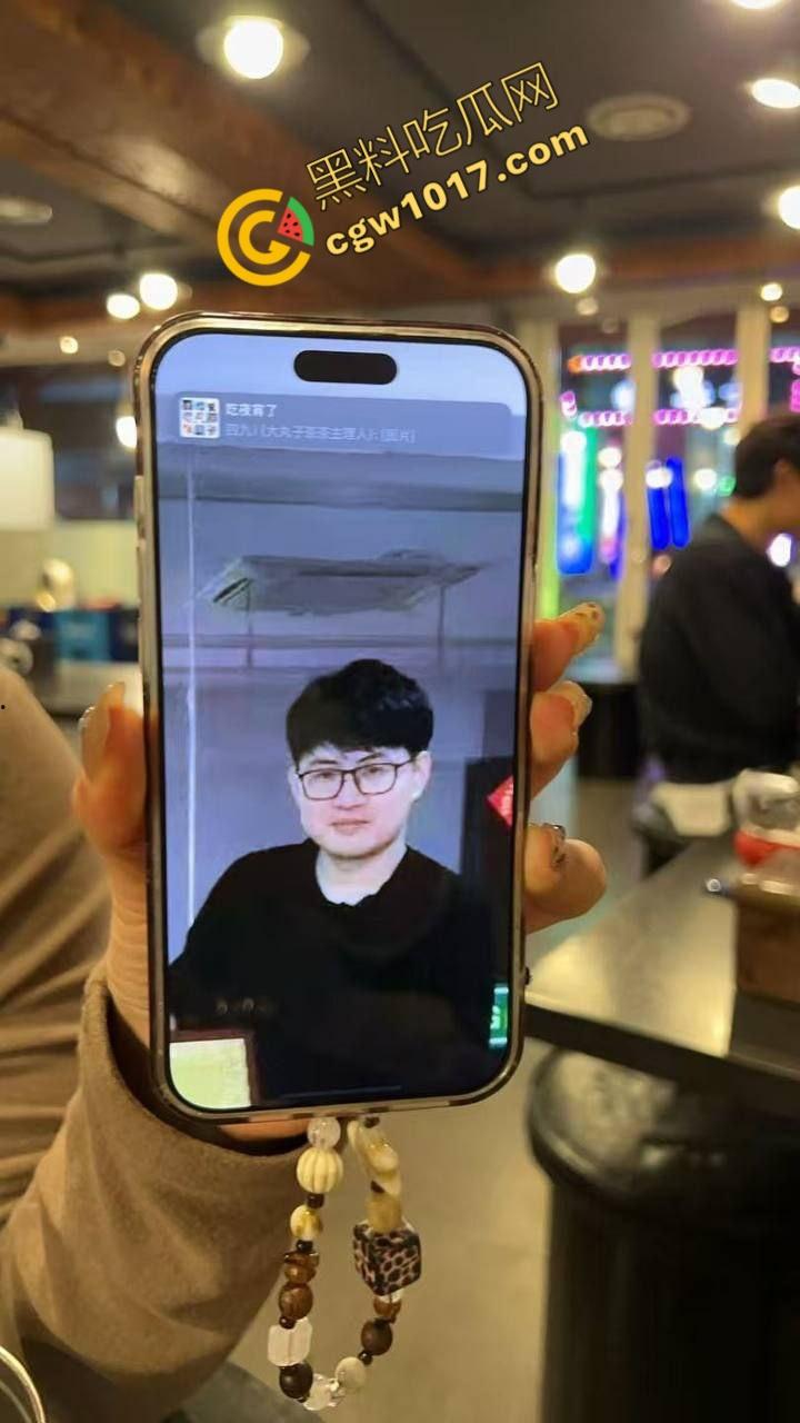 香艳丑闻瞠目结舌!新娘【蒋乐涵】与表姐夫【任震飞】在婚礼前的疯狂肉搏被曝光!亲妈耳光狂飙,嫩穴泄密,众人看笑话!-5