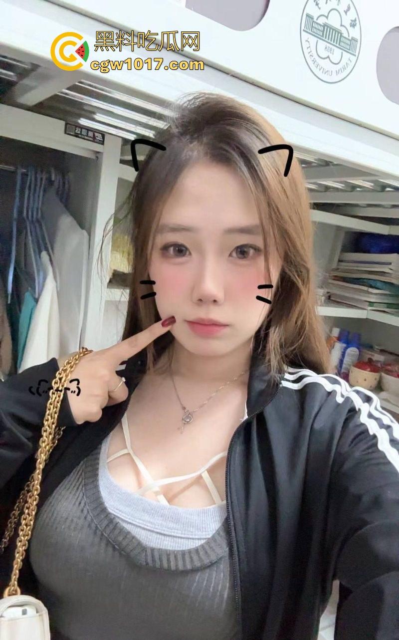 极品女大KTV包房玩多人群交,酒过三巡直接跪地开干!美女被骑跪地卖力口活,年轻人多么的疯狂啊!-2