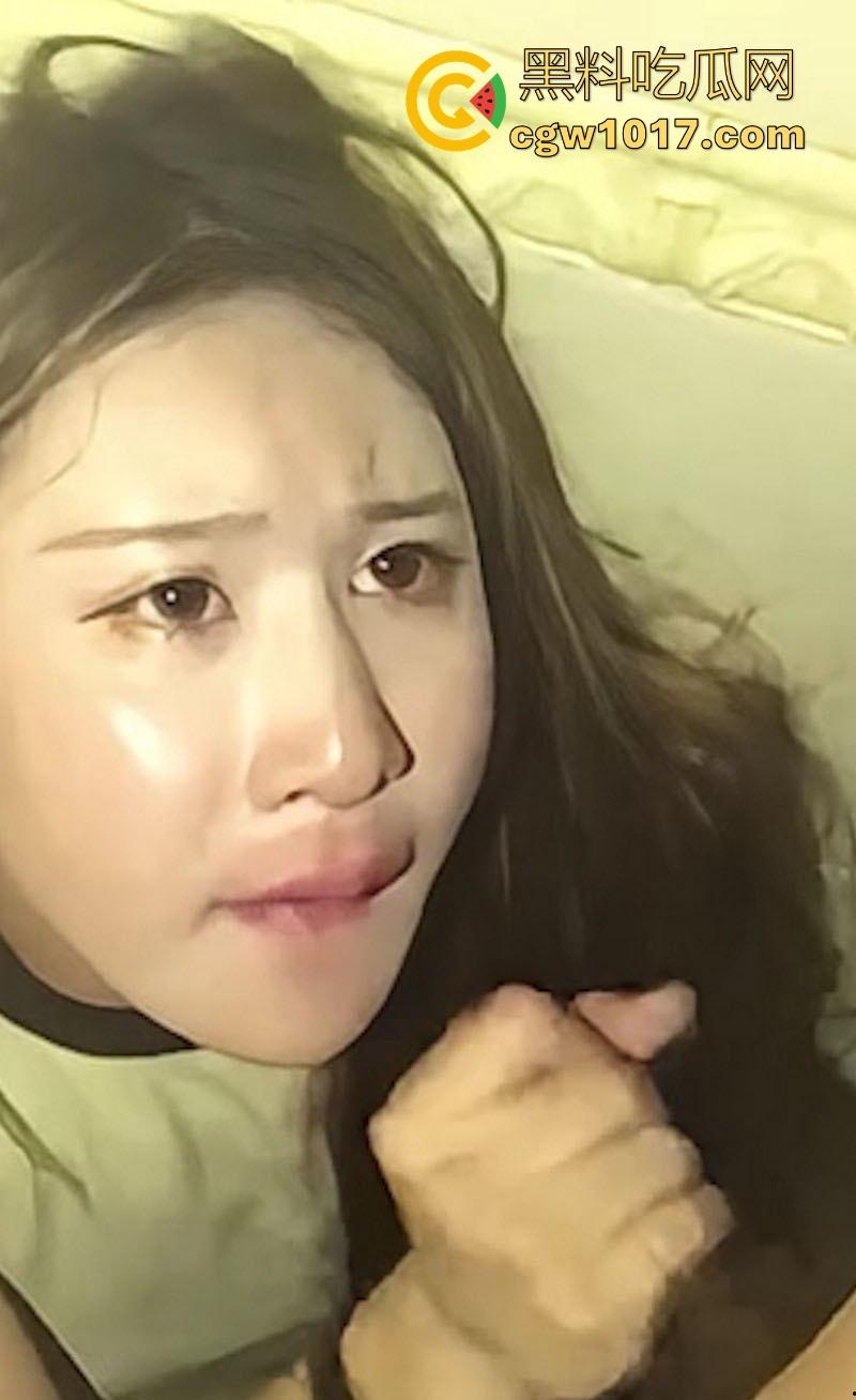 极品女大KTV包房玩多人群交,酒过三巡直接跪地开干!美女被骑跪地卖力口活,年轻人多么的疯狂啊!-3