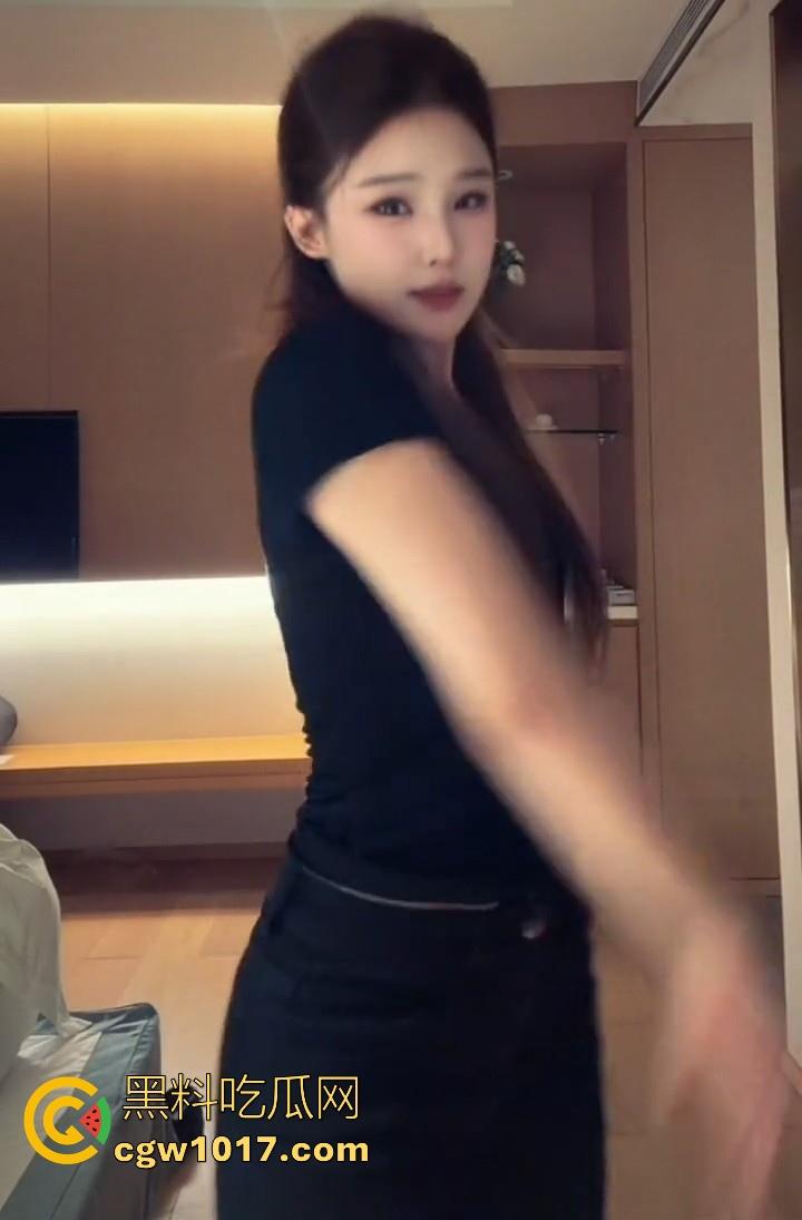 抖音网红【橙子姐姐】被曝在柬埔寨失联,原13日飞回但至今未归,其男友电话也停机失联,继雅典娜之后又一网红被卖?-6