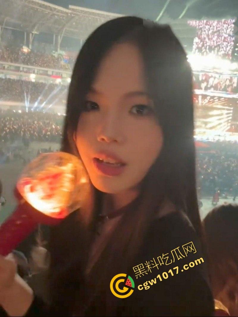 猛捅金融艳女！银行职员升职秘籍：深喉巨棒，翘臀翻滚，领导狂插爆鸡，人前淑女人后荡妇，极致淫乱视频曝光！-4