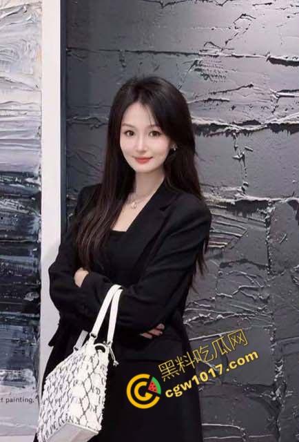 嫂子性感新衣迷人,白丝勾魂一夜癫狂,门开欲望乱飞射,极致快感让两人都难以自持-2