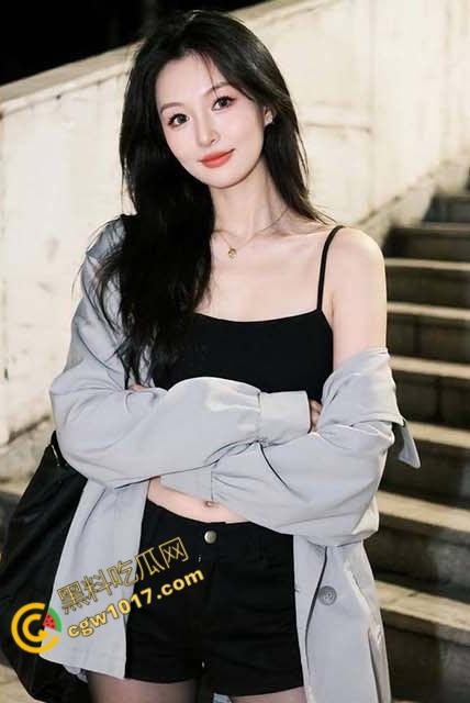 嫂子性感新衣迷人,白丝勾魂一夜癫狂,门开欲望乱飞射,极致快感让两人都难以自持-3