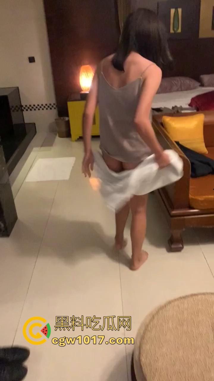 骚的不一定是小姐,还有可能是销售!半哄半骗灌醉到酒店,一晚上干了她无数次,原来这就是销冠!-2