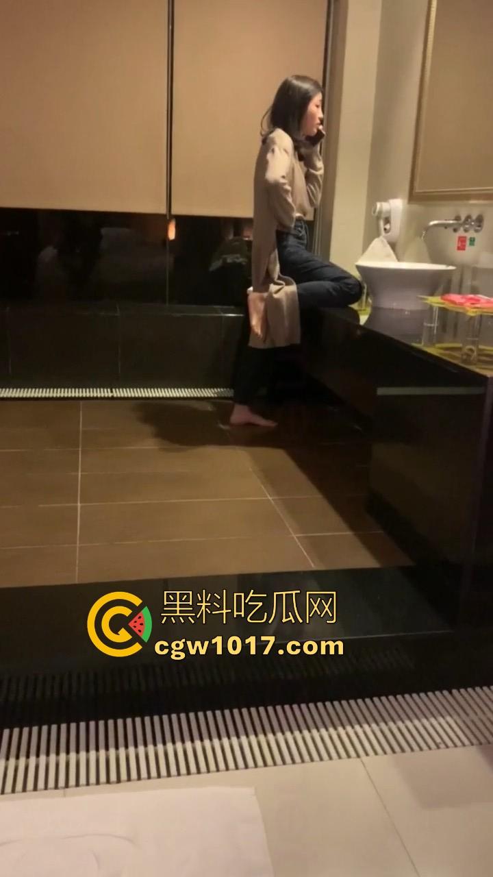 骚的不一定是小姐,还有可能是销售!半哄半骗灌醉到酒店,一晚上干了她无数次,原来这就是销冠!-4