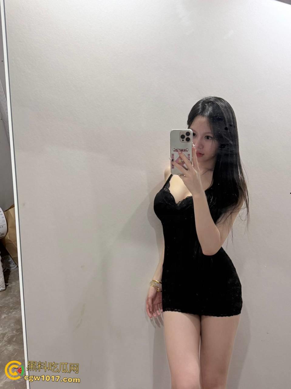 下午硬的受不了,把牛仔裤巨乳姐姐约出来,前凸后翘超长深沟,巨乳饱满主动骑乘,蜜穴在镜头前被肆意抽插!-2