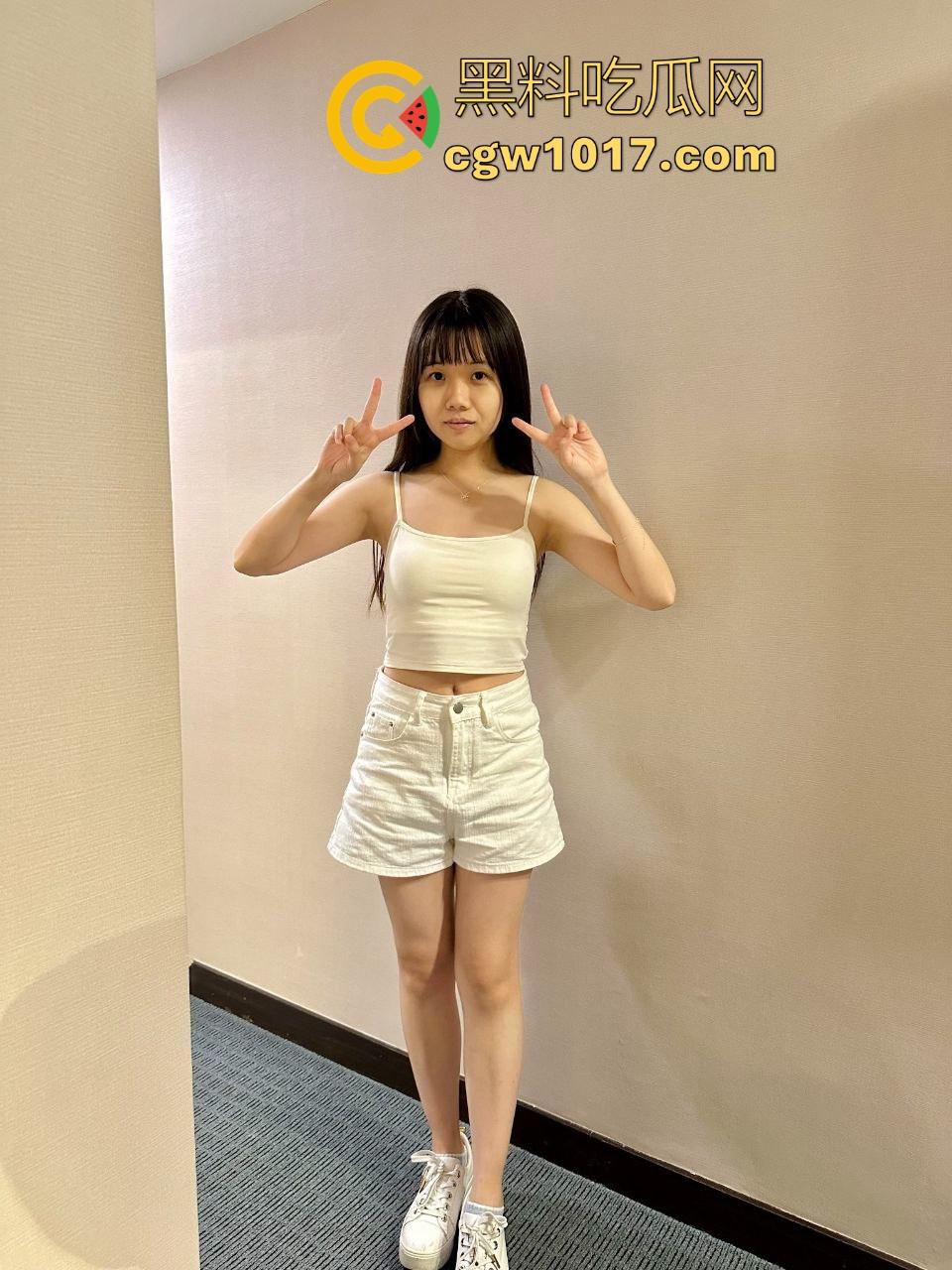 探探网聊3个月拿下极品小学妹,清纯可爱反差母狗,性爱口交技术一流,年纪轻轻花样挺多!-3