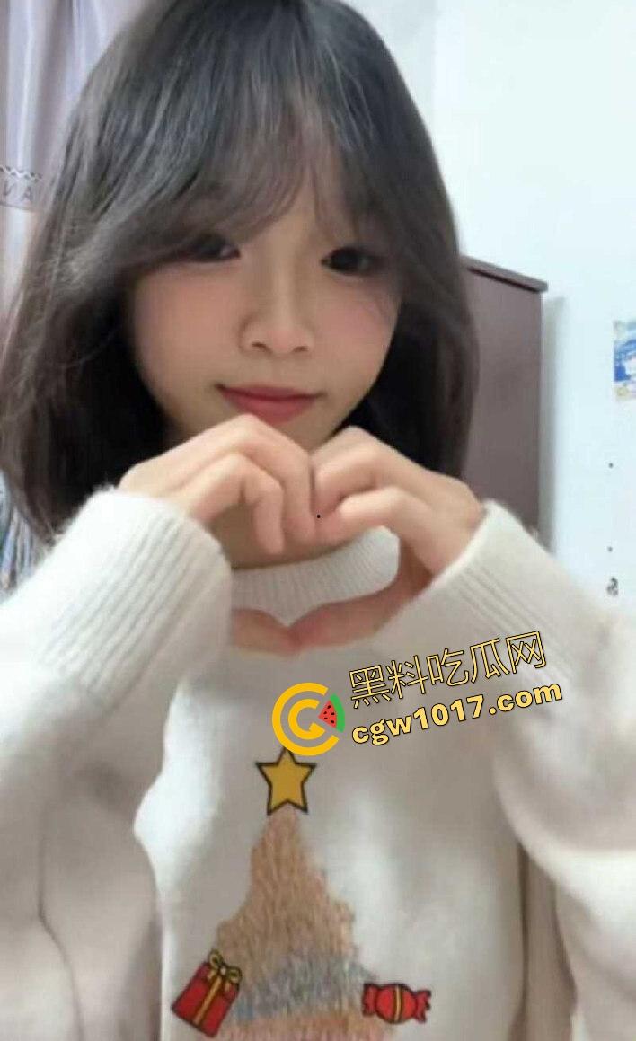 表面清纯可爱学生妹【邢可欣】长得一副人畜无害的脸，实则私下却是自慰福利姬，这小穴自插捅的，淫水泛滥！-10