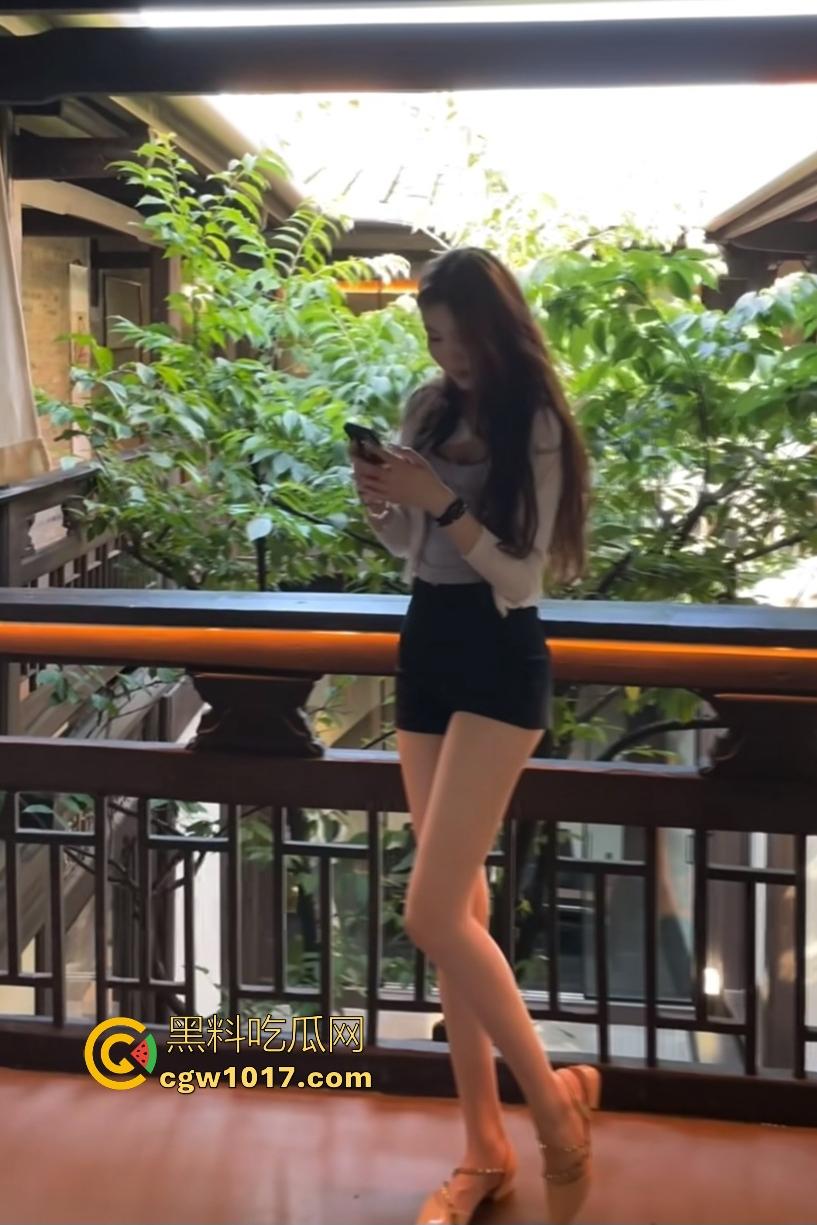 隔壁御姐太瘦了,来到她家给她吃点补品!无毛鲍被猛男操到眼神迷离,太瘦都不敢用力操,干脆口爆灌进去吧!-5